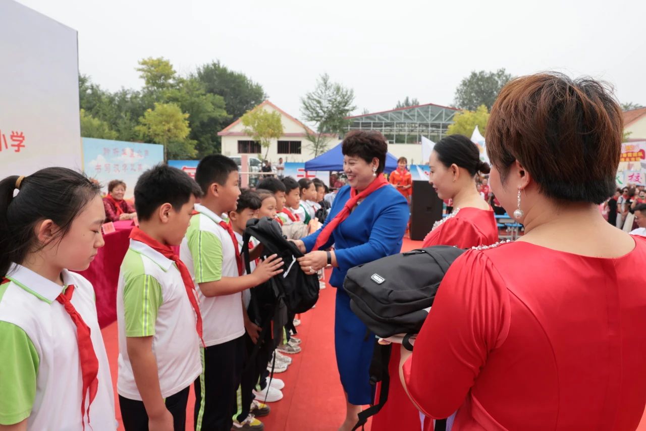 第236所 山东省平度市崔家集镇前洼乐竞（中国）徐春凤小学